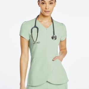 Jaanuu Tulip Top XS extra small in Sage